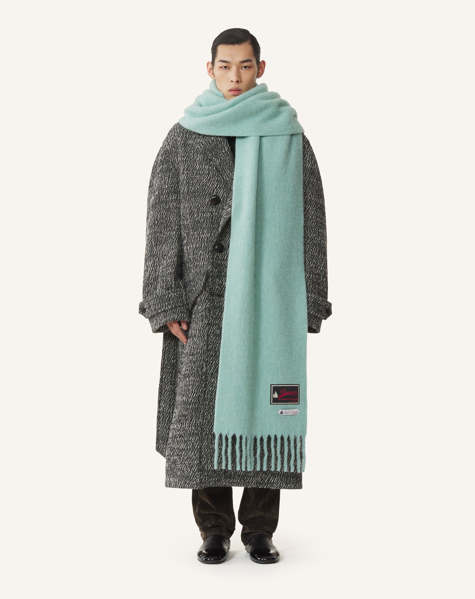 ÉCHARPE À FRANGES EN LAINE AVEC ÉTIQUETTE 22 FAUBOURG Lanvin ÉCHARPE À FRANGES EN LAINE AVEC ÉTIQUETTE 22 FAUBOURG Vert d'Eau AWSAPSC5WSETA26