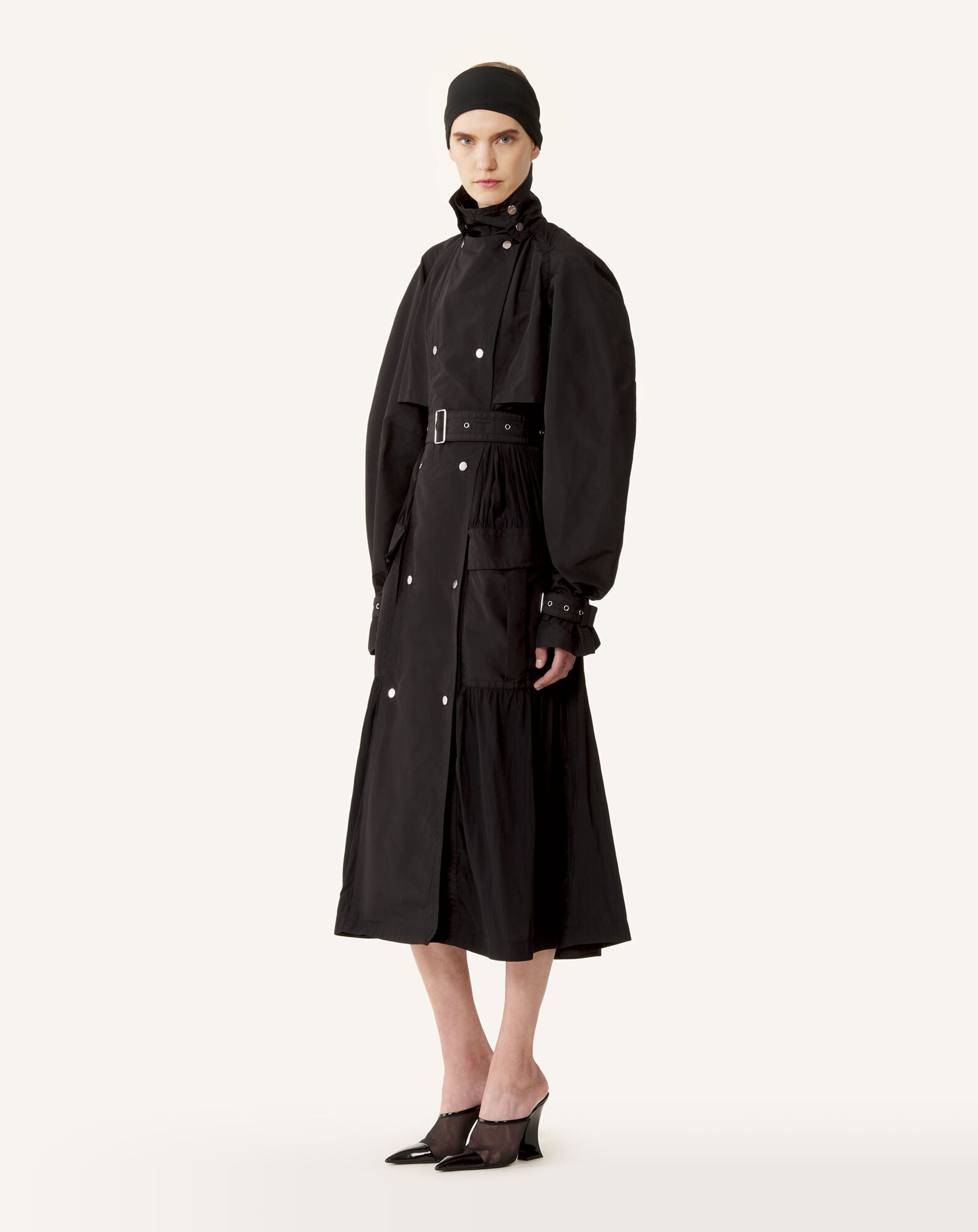 TRENCHCOAT AUS ZWEI MATERIALIEN AUS SEIDENFAILLE UND CHARMEUSE Lanvin TRENCHCOAT AUS ZWEI MATERIALIEN AUS SEIDENFAILLE UND CHARMEUSE Schwarz RWCO01586334E26
