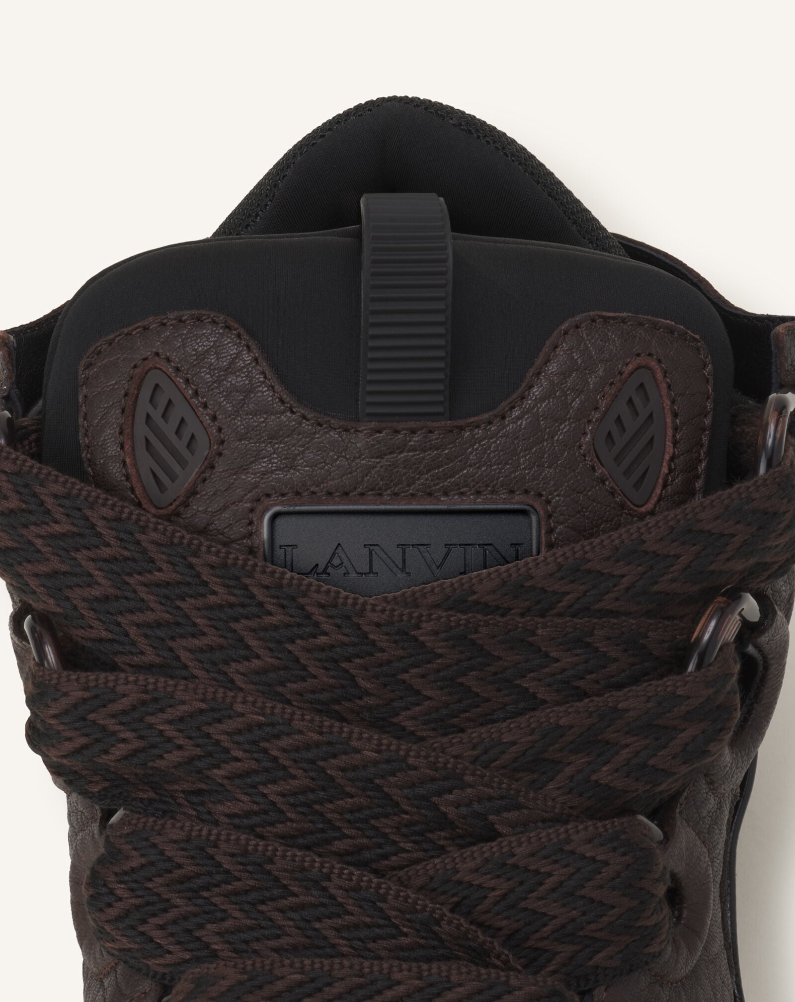SNEAKER CURB AUS LEDER MIT DINO-EFFEKT Lanvin SNEAKER CURB AUS LEDER MIT DINO-EFFEKT Schwarz/Ebenholz FUSKDK12DINOA26