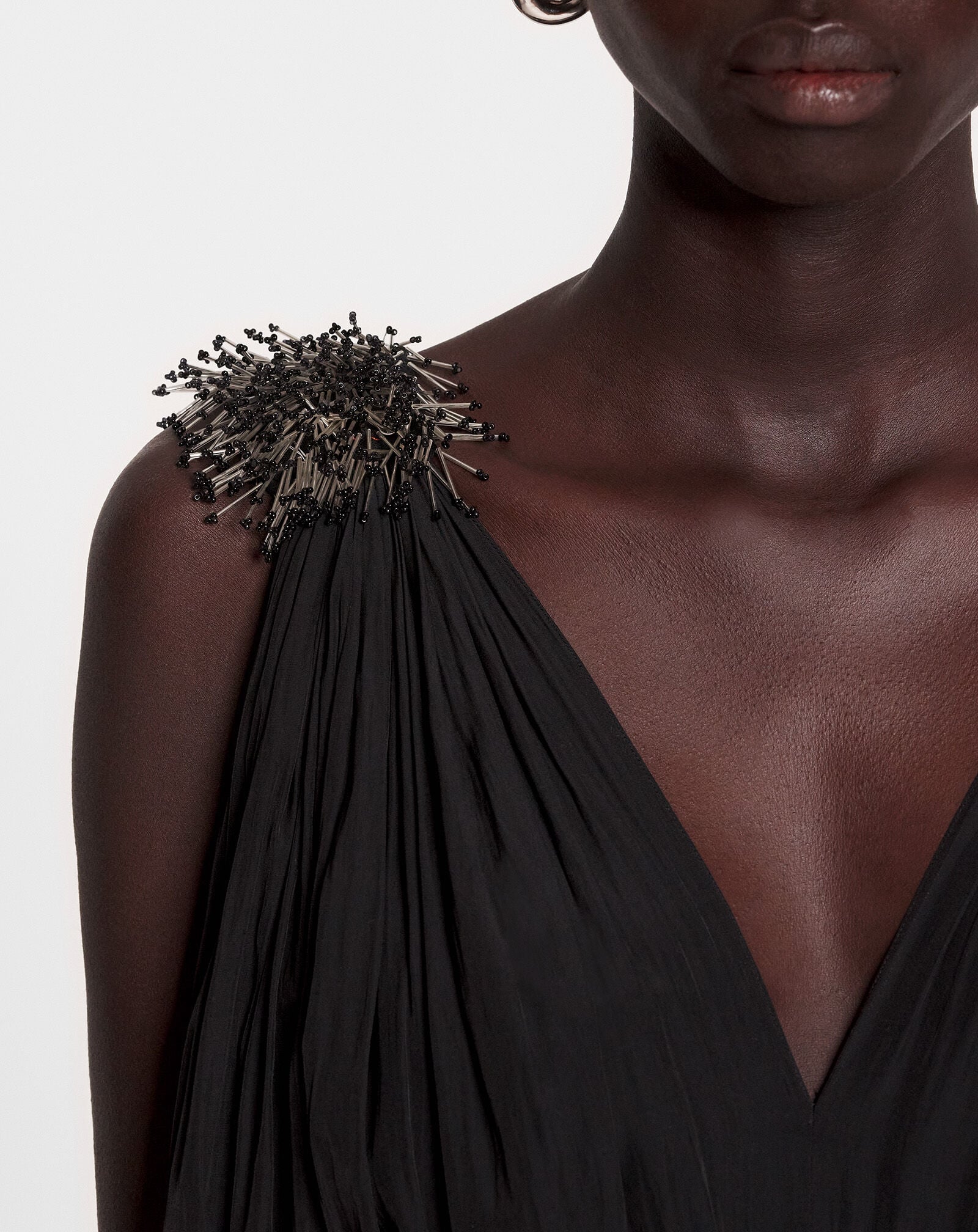 ROBE DU SOIR LONGUE EN CHARMEUSE BRODÉE Lanvin ROBE DU SOIR LONGUE EN CHARMEUSE BRODÉE Noir RWDR90354778A23