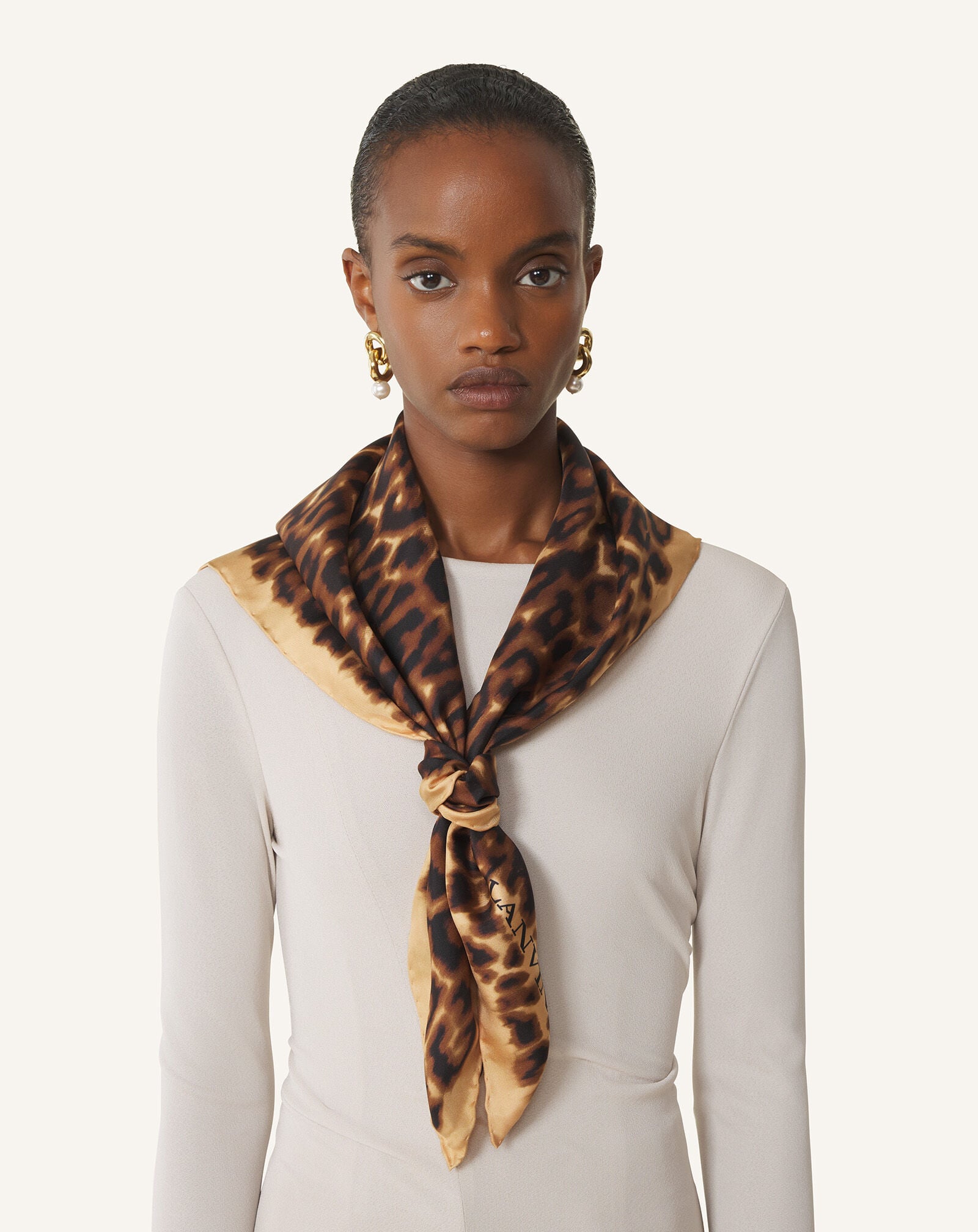 SCIARPA IN SETA CON STAMPA LEOPARDATA Lanvin SCIARPA IN SETA CON STAMPA LEOPARDATA Leopardo AWSARFO11SLPH25