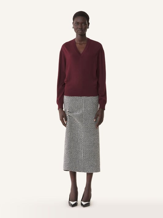 PULLOVER MIT V-AUSSCHNITT AUS MERINOWOLLE MIT GROSGRAIN-DETAIL Lanvin PULLOVER MIT V-AUSSCHNITT AUS MERINOWOLLE MIT GROSGRAIN-DETAIL Granatrot RWPO0027K101A26