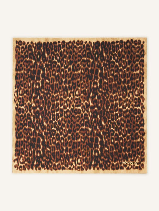 CARRÉ EN SOIE IMPRIMÉ LÉOPARD Lanvin CARRÉ EN SOIE IMPRIMÉ LÉOPARD Leopard AWSARFO11SLPH25
