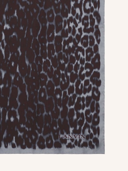 CARRÉ EN SOIE IMPRIMÉ LÉOPARD Lanvin CARRÉ EN SOIE IMPRIMÉ LÉOPARD Gris AWSARFO11SLPH25