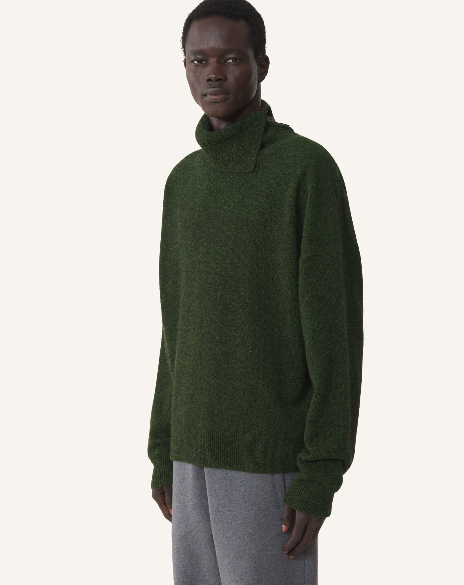 PULLOVER MIT KNOPFKRAGEN AUS KASCHMIR Lanvin PULLOVER MIT KNOPFKRAGEN AUS KASCHMIR Dunkelgrün RMPO0022K119A26