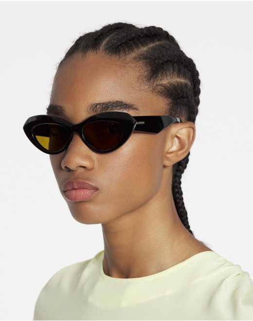 SIGNATURE SUNGLASSES