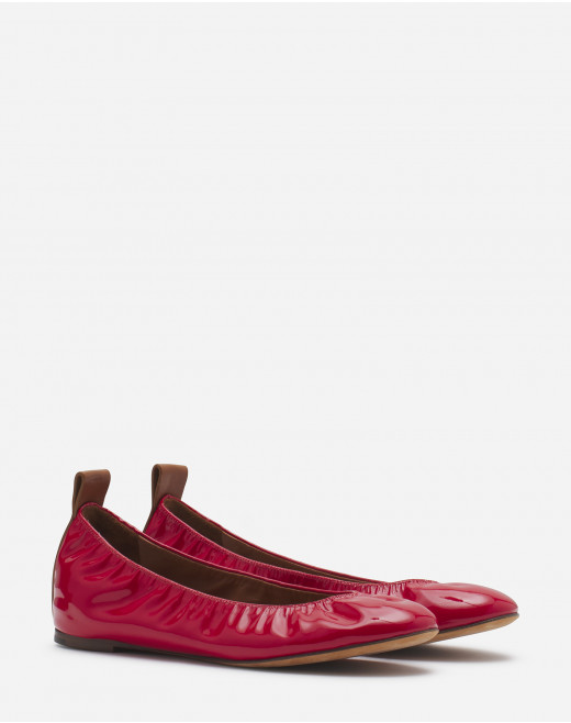 LA BALLERINE EN CUIR BRILLANT