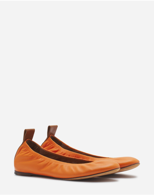 LA BALLERINE EN CUIR